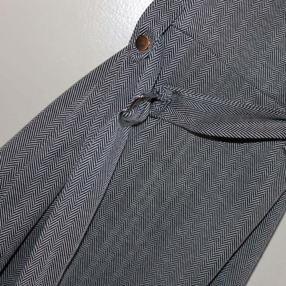 Must Go! 👋🏽 Black and White patterned dress 😊 - Picture 7 of 8